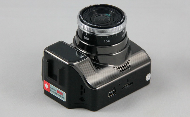 易圖M121預警記錄一體機 易圖M121預警記錄一體機